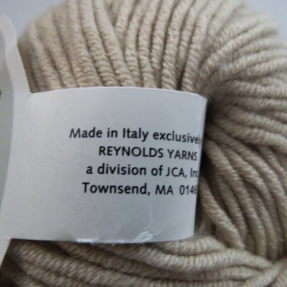 🛒 $8 - 4 Skeins of Reynolds Paloma Yarn Lambs wool & Microfiber #1874 - Picture 4 of 5